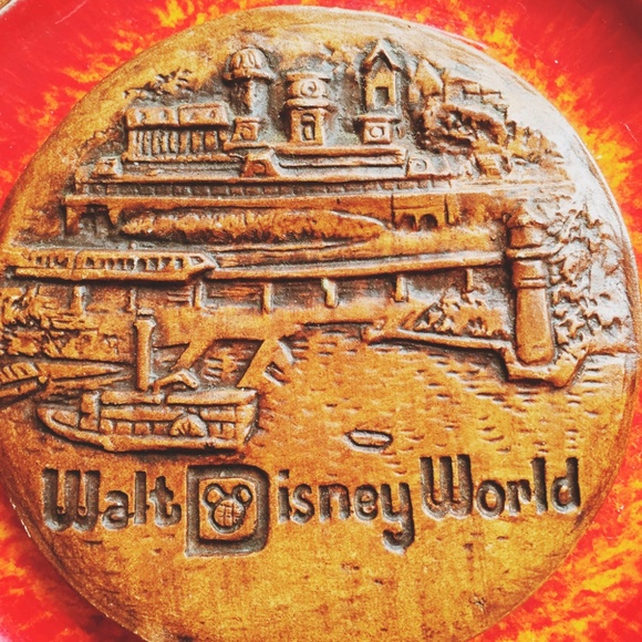Vintage DisneyWorld Treasure Craft Souvenir - Picture 4 of 4